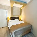 Helen 3*