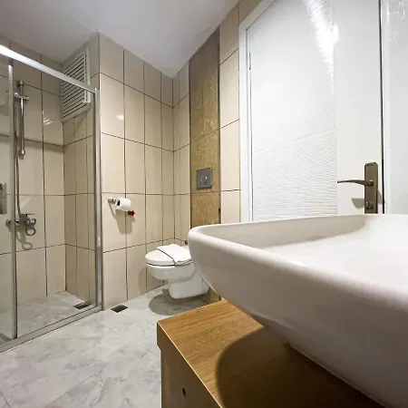 Helen Hotel 3*